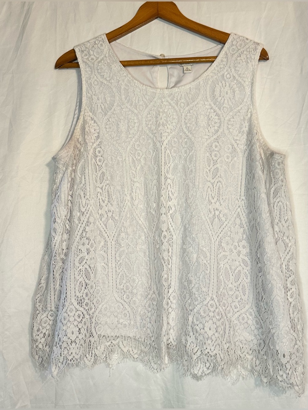 Cato Women’s White Sleeveless Top with Lace Look size X-Large